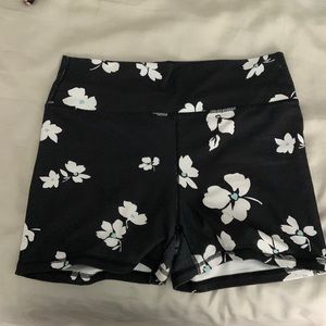 Fabletics Powerhold Shorts Size L